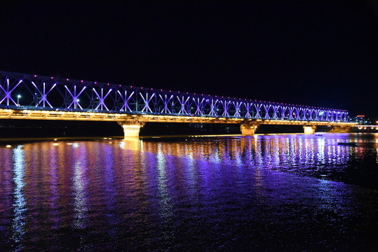襄陽漢江一橋夜景