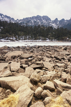 螺髻山風光