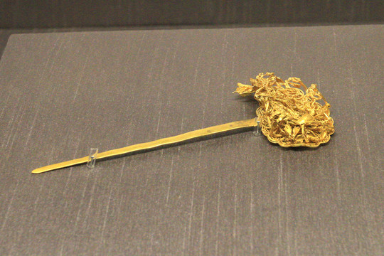 明代 金累絲鳳簪