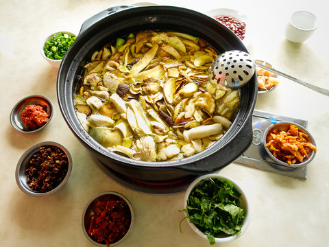 云南野生菌火鍋（四人份）