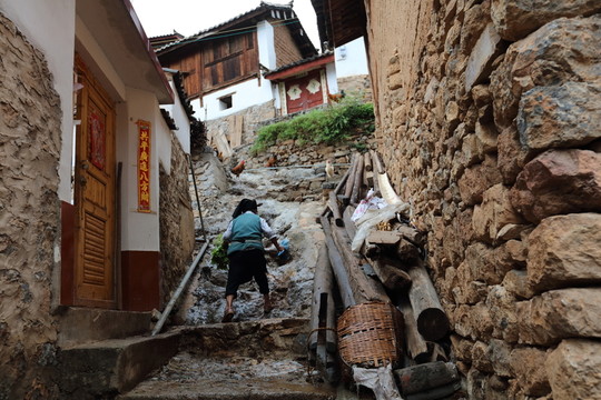 麗江 石頭城