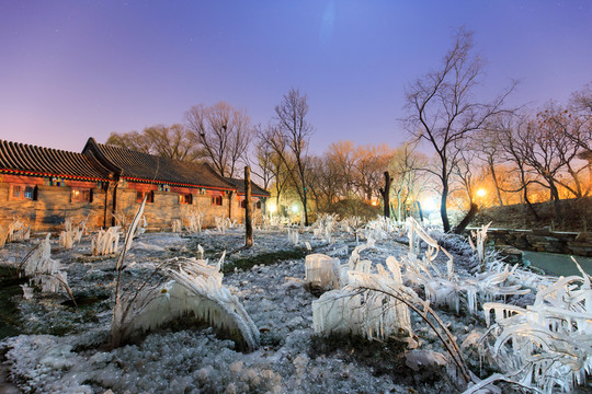 北京大學(xué)校園冬景冰凌夜景古建筑