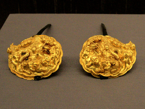 明代 金艾虎五毒掩鬢