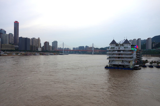 重慶風(fēng)光 長江 東水門大橋