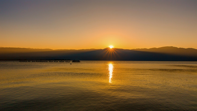 洱海