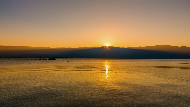 洱海