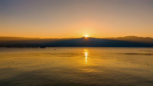 洱海