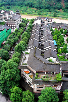 新西南民居