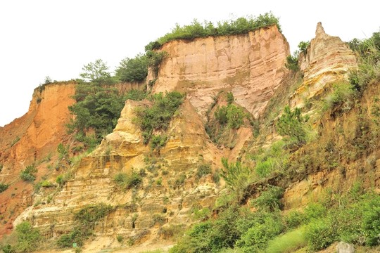 陸良 彩色 沙林
