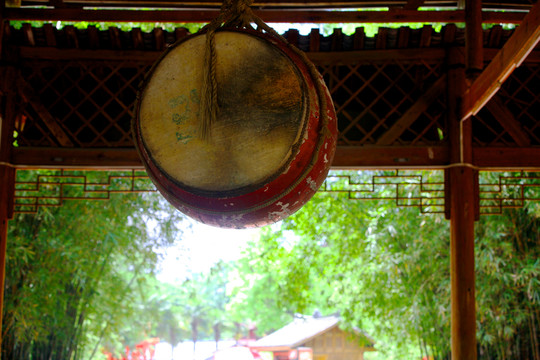 吊鼓