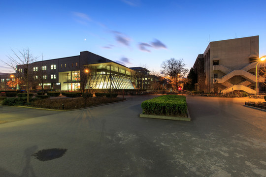 北京大學(xué)校園電化教學(xué)樓農(nóng)園食堂