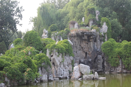 假山