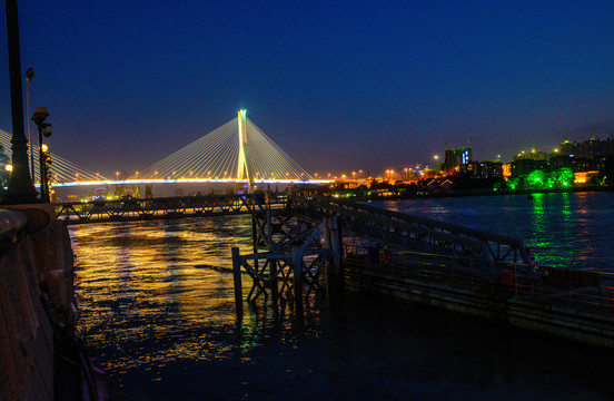 廣州鶴洞大橋夜景