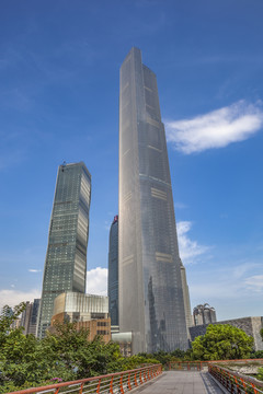 東塔 裙樓