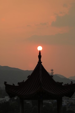 夕陽(yáng)紅