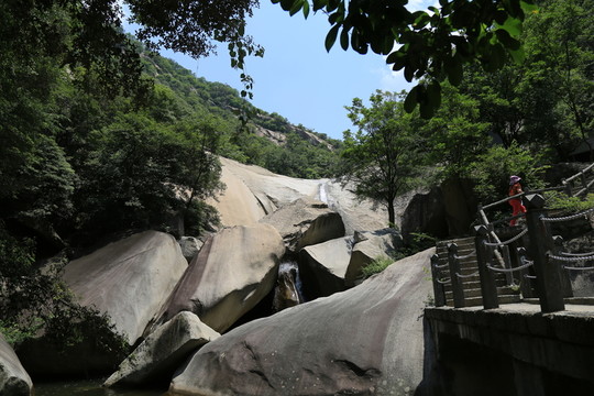 大石塊