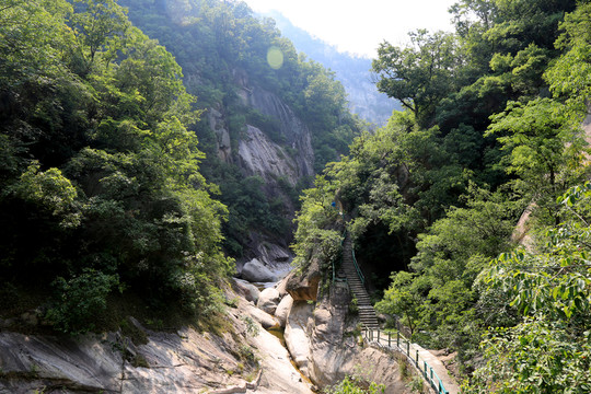 小溪
