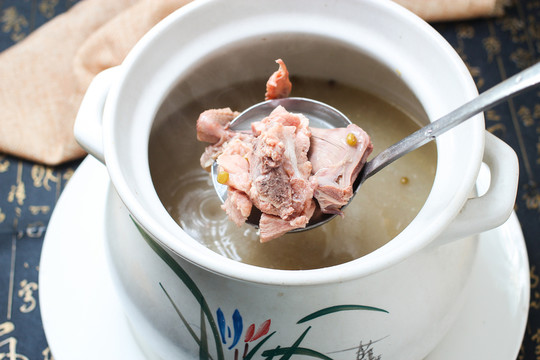 綠豆煲老鴿湯