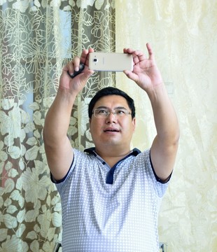男人 玩自拍