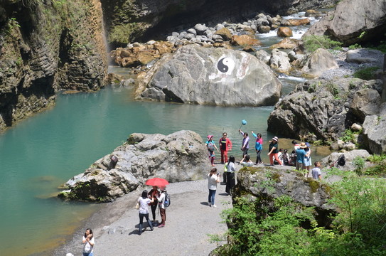 峽谷湖泊