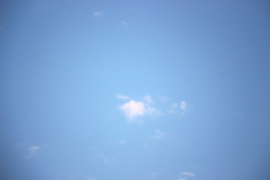 藍(lán)天白云