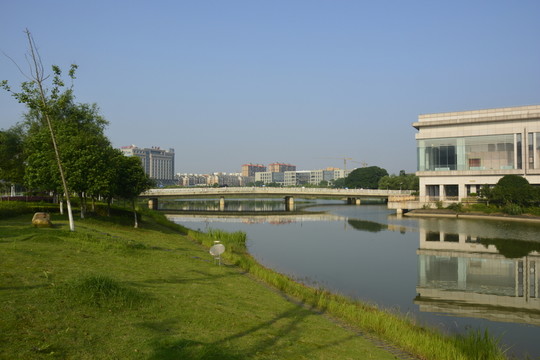 大學(xué)校園