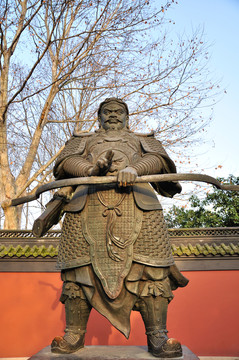 錢(qián)繆雕像