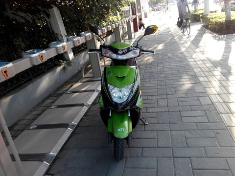 電動車