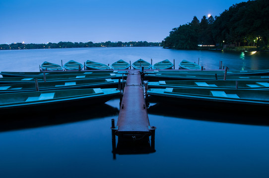 杭州西湖夜色