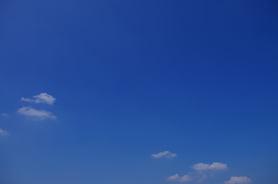 蔚藍(lán)天空