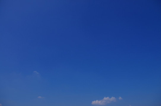 蔚藍(lán)天空