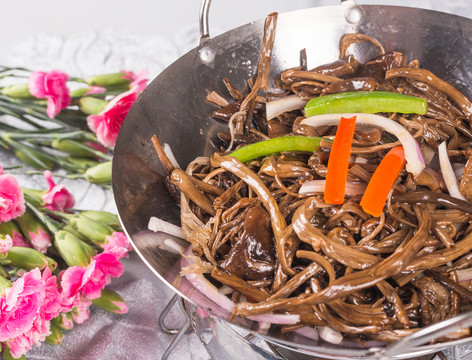 干鍋茶樹菇