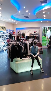 服裝專賣店賣場