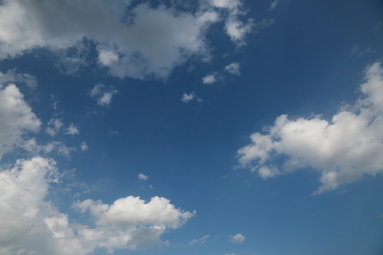 藍(lán)天白云