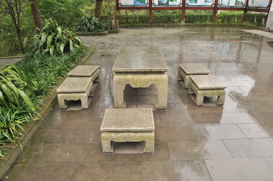 石桌石凳