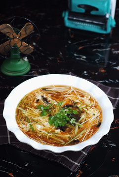 酸辣湯