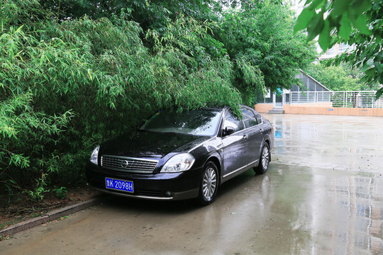 雨天停車