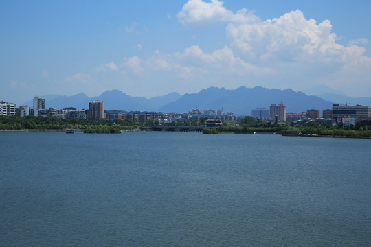 水城武寧 湖水 水城 藍(lán)天白云