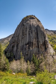 額爾齊斯大峽谷石鐘山