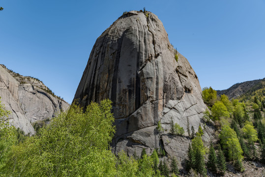 額爾齊斯大峽谷石鐘山