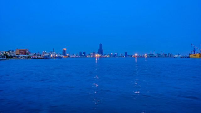 高雄港 臺(tái)灣