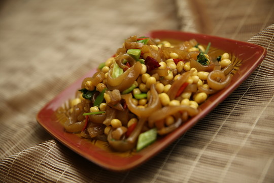 黃豆炒肉皮