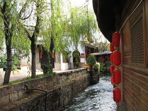 溪邊