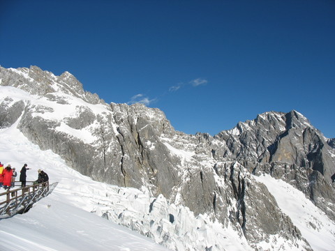 雪山之巔