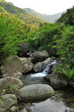 杭州余杭鸕鳥山溪水