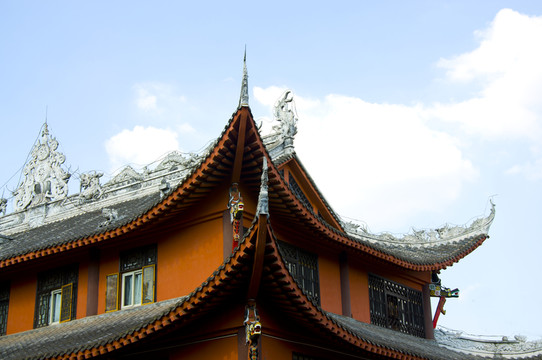 木質(zhì)古建筑飛檐特寫
