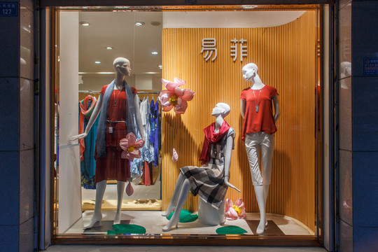 服裝店櫥窗