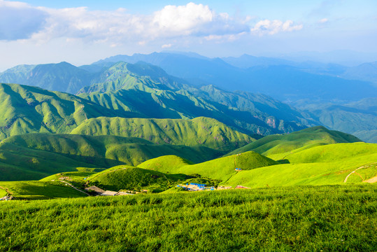武功山青翠山谷