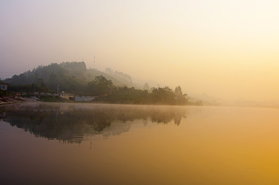 山水湖