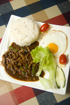 黑椒牛柳飯